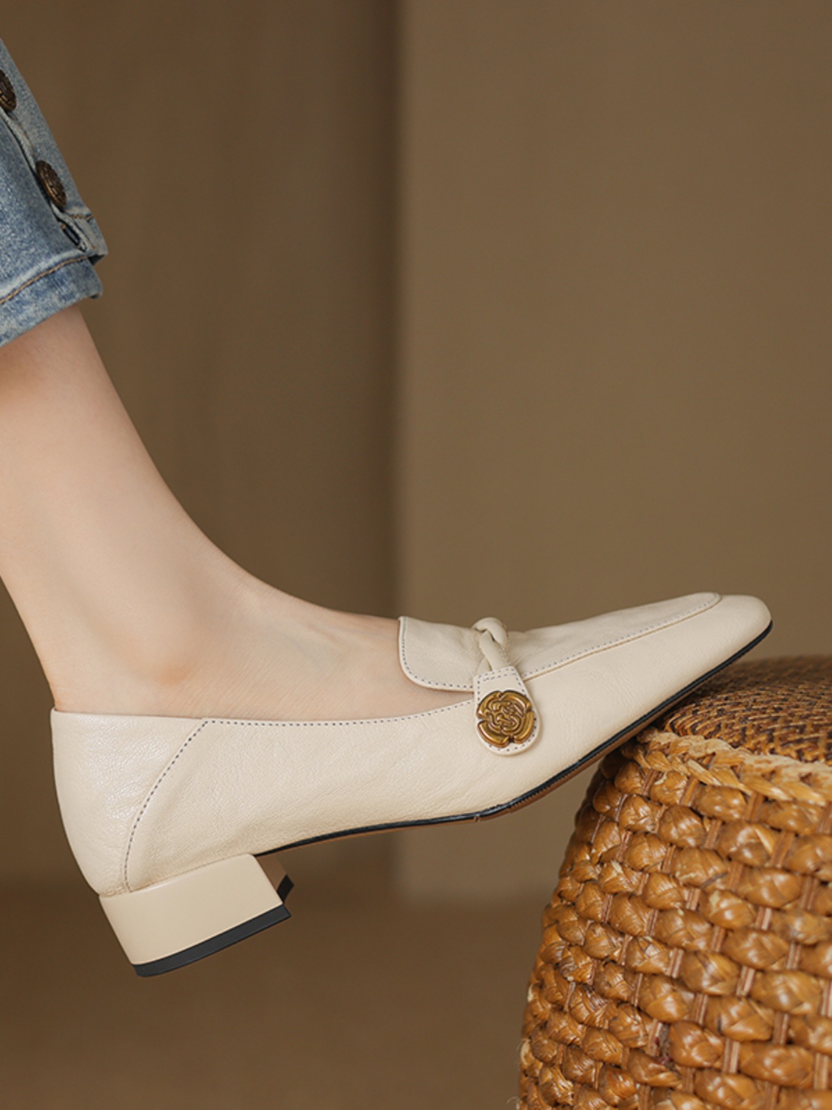 Chunky Heel Camellia Loafers for Women - Small Sheepskin Summer Shoes with Square Toe - Trendy Mid-Heel Footwear Size 41 Chunky Heel Camellia Loafers for Women - Small Sheepskin Summer Shoes with Square Toe - Trendy Mid-Heel Footwear Size 41