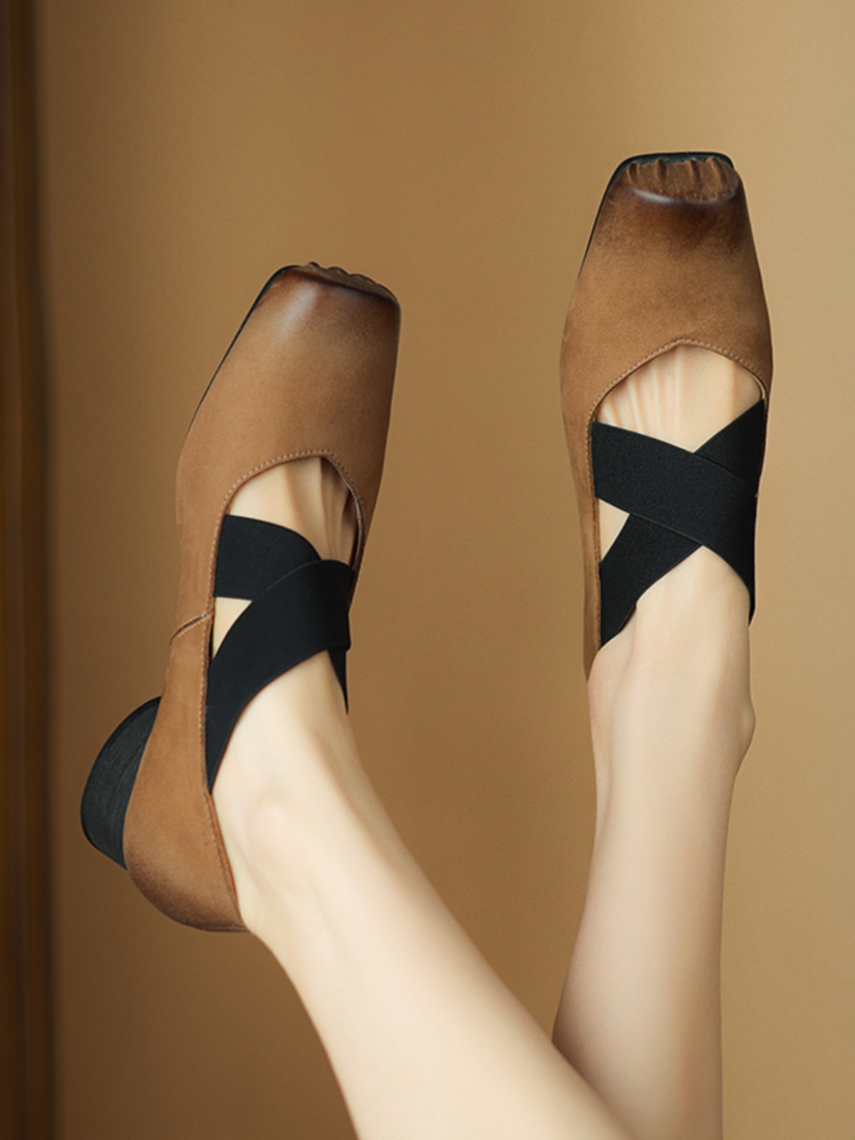 Chunky Heel Cross Strap Ballet Shoes for Women - Soft-Soled Mid Heels, 2025 Summer Style, Pig Nose Design Chunky Heel Cross Strap Ballet Shoes for Women - Soft-Soled Mid Heels, 2025 Summer Style, Pig Nose Design