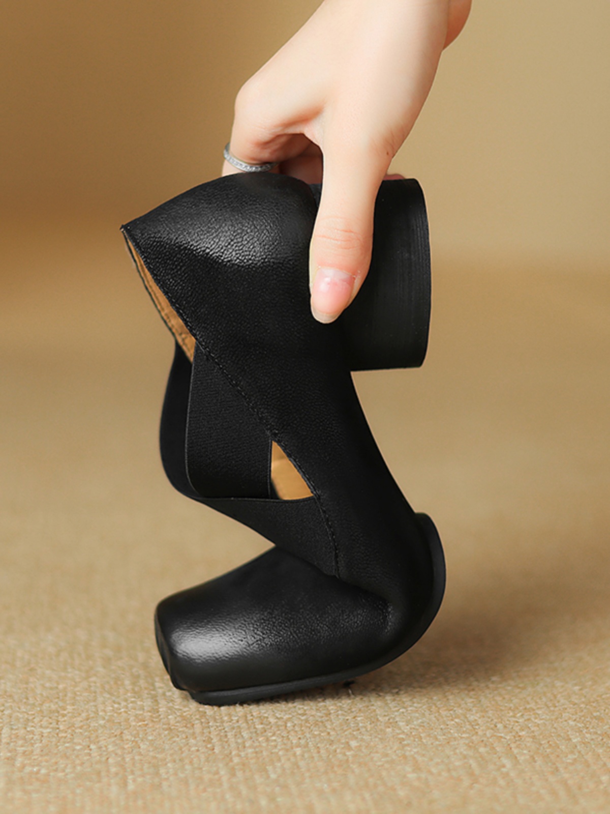 Chunky Heel Cross Strap Ballet Shoes for Women - Soft-Soled Mid Heels, 2025 Summer Style, Pig Nose Design Chunky Heel Cross Strap Ballet Shoes for Women - Soft-Soled Mid Heels, 2025 Summer Style, Pig Nose Design