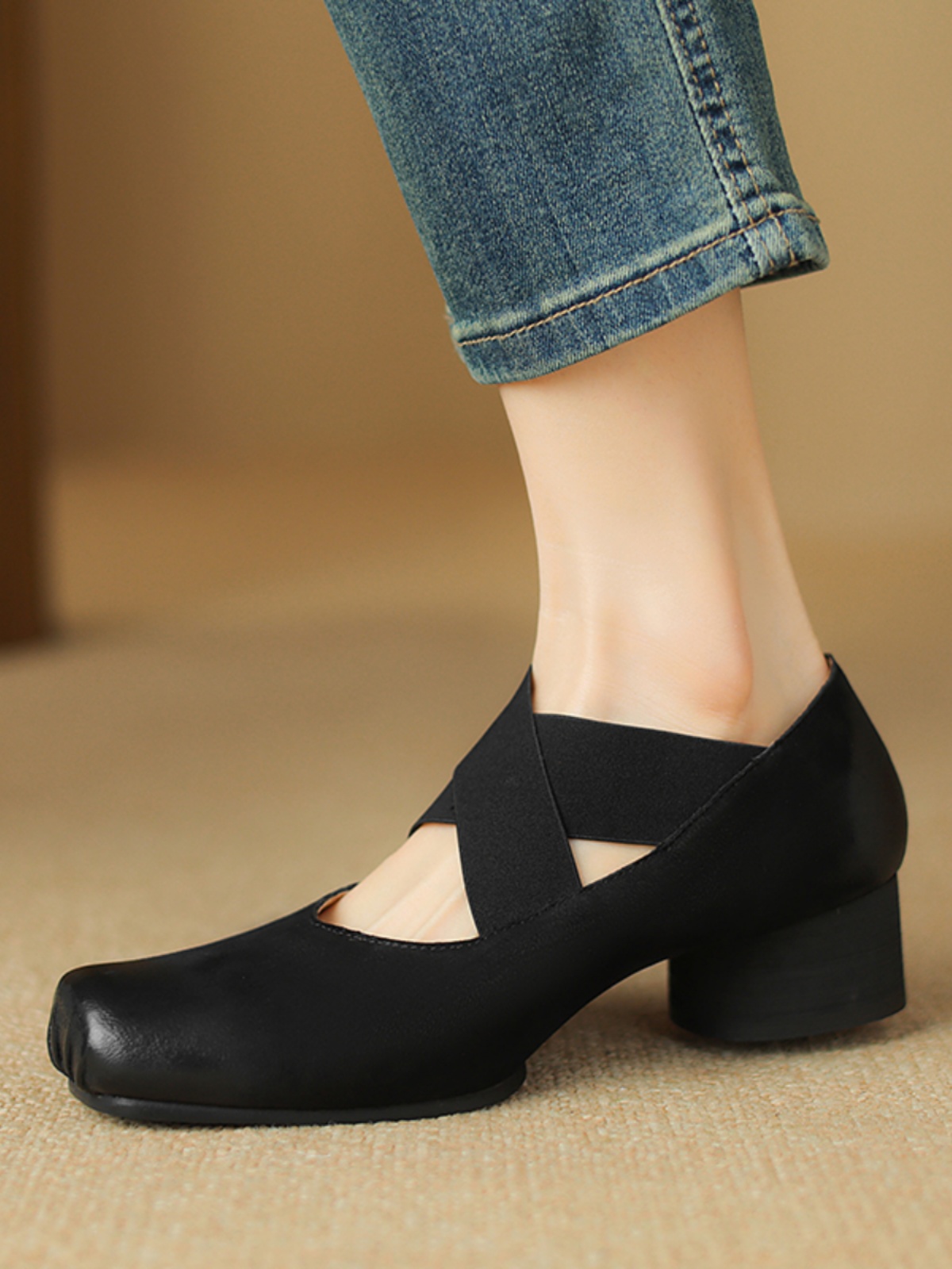 Chunky Heel Cross Strap Ballet Shoes for Women - Soft-Soled Mid Heels, 2025 Summer Style, Pig Nose Design Chunky Heel Cross Strap Ballet Shoes for Women - Soft-Soled Mid Heels, 2025 Summer Style, Pig Nose Design