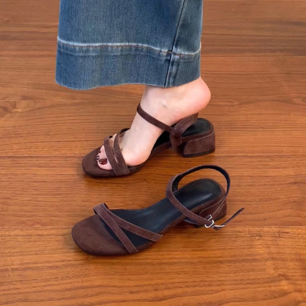 Chunky Heel Open-Toe One-Strap Sandals for Women - Summer 2025 Mid-Heel Sheepskin Footwear in Plus Sizes - Trendy Summer Style Chunky Heel Open-Toe One-Strap Sandals for Women - Summer 2025 Mid-Heel Sheepskin Footwear in Plus Sizes - Trendy Summer Style