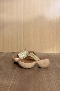 Chunky Heel Thong Roman Sandals - Sheepskin Woven Straw, High Heeled, Open Toe, Vacation Style, Height-Increasing Slippers