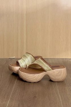 Chunky Heel Thong Roman Sandals - Sheepskin Woven Straw, High Heeled, Open Toe, Vacation Style, Height-Increasing Slippers