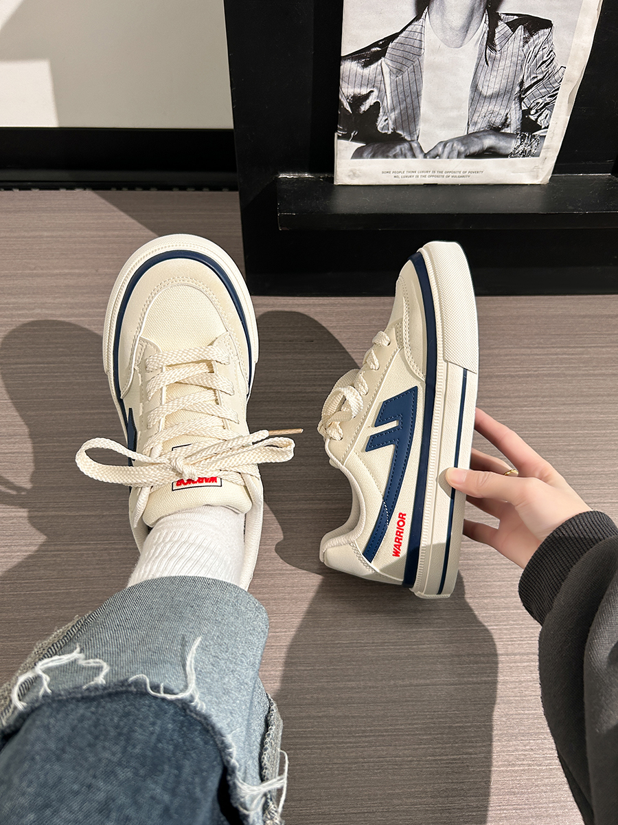 Classic Retro Thick-Soled Canvas Shoes for Women - Versatile Unisex Spring Footwear in White Classic Retro Thick-Soled Canvas Shoes for Women - Versatile Unisex Spring Footwear in White