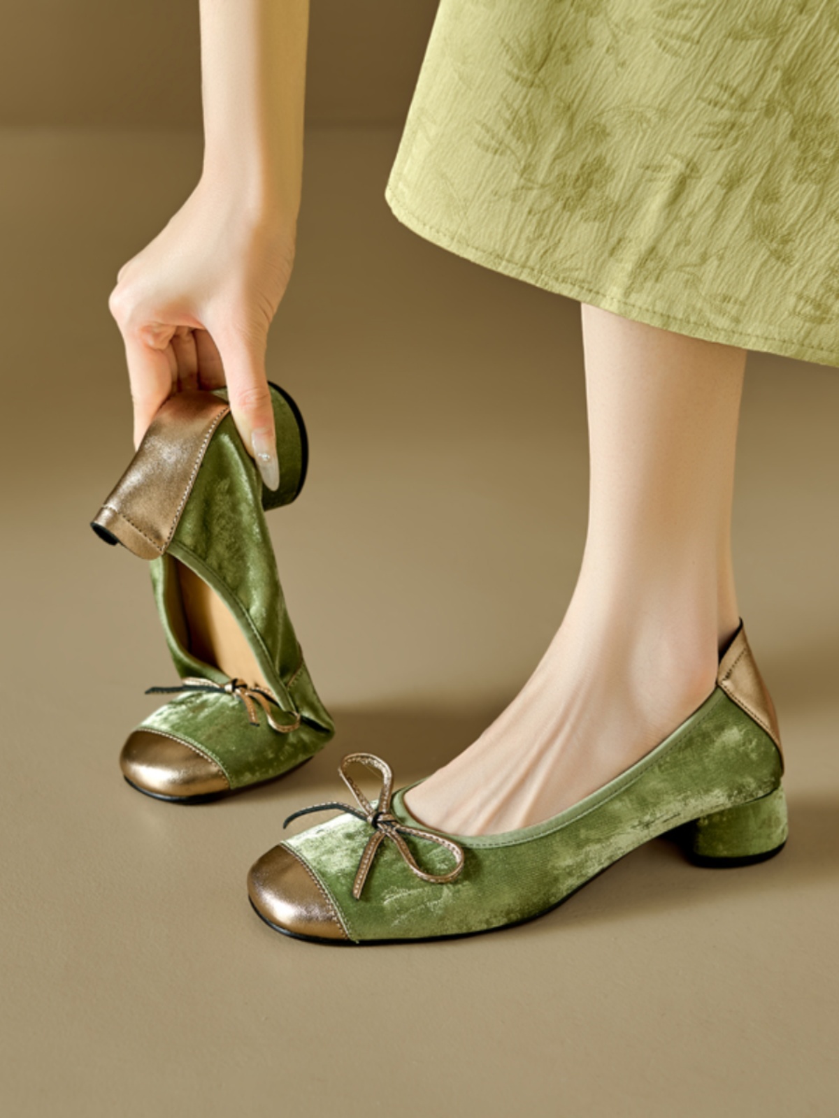 Color-Block Bow Mid-Heel Chunky Open-Toe Flats for Women - Genuine Leather Summer Soft Sole Egg Roll Shoes Color-Block Bow Mid-Heel Chunky Open-Toe Flats for Women - Genuine Leather Summer Soft Sole Egg Roll Shoes