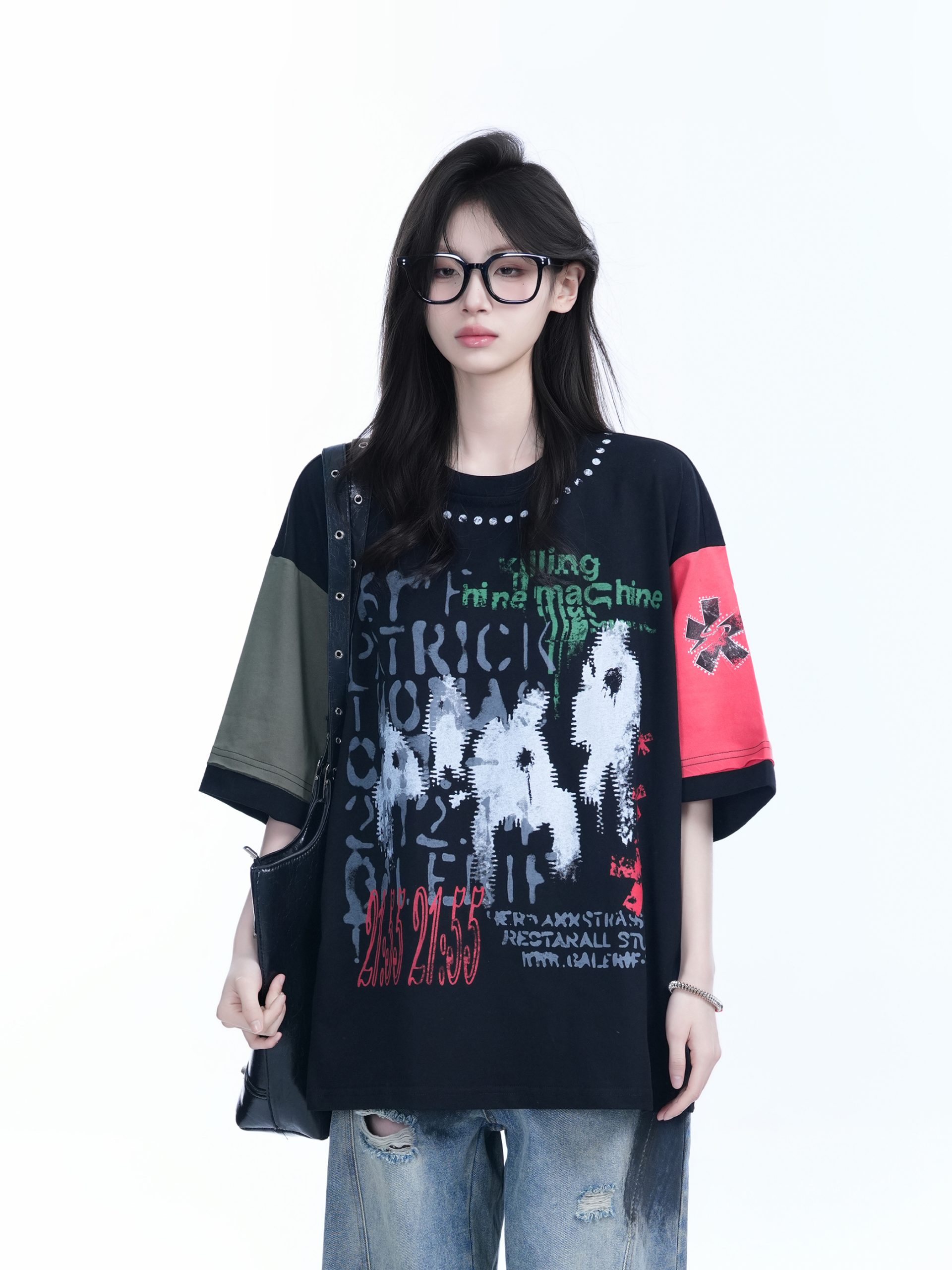 Color-Block Graffiti T-Shirt for Women - American Industrial Style, Loose Fit Short Sleeve, Trendy Streetwear Design Color-Block Graffiti T-Shirt for Women - American Industrial Style, Loose Fit Short Sleeve, Trendy Streetwear Design