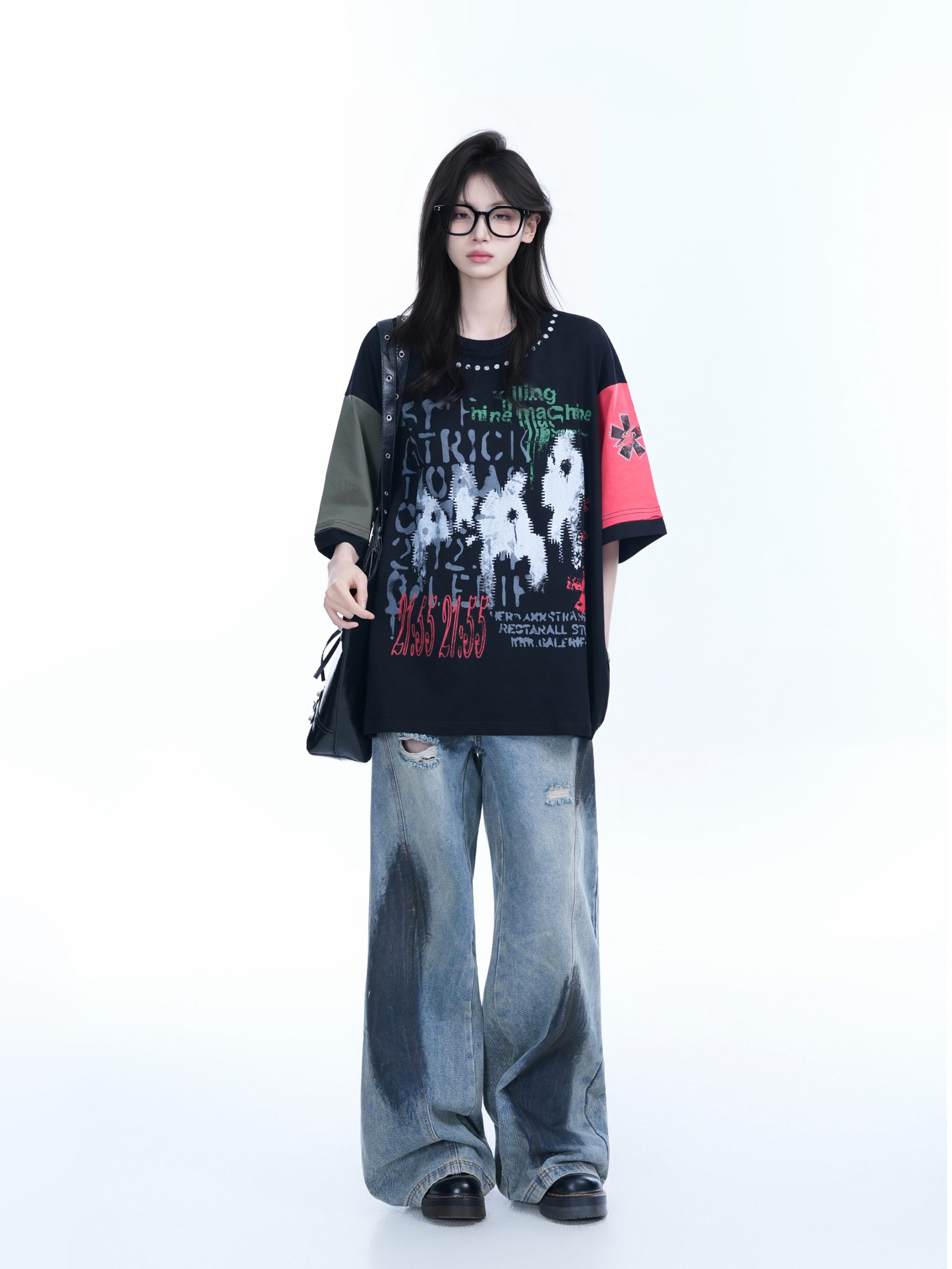 Color-Block Graffiti T-Shirt for Women - American Industrial Style, Loose Fit Short Sleeve, Trendy Streetwear Design Color-Block Graffiti T-Shirt for Women - American Industrial Style, Loose Fit Short Sleeve, Trendy Streetwear Design