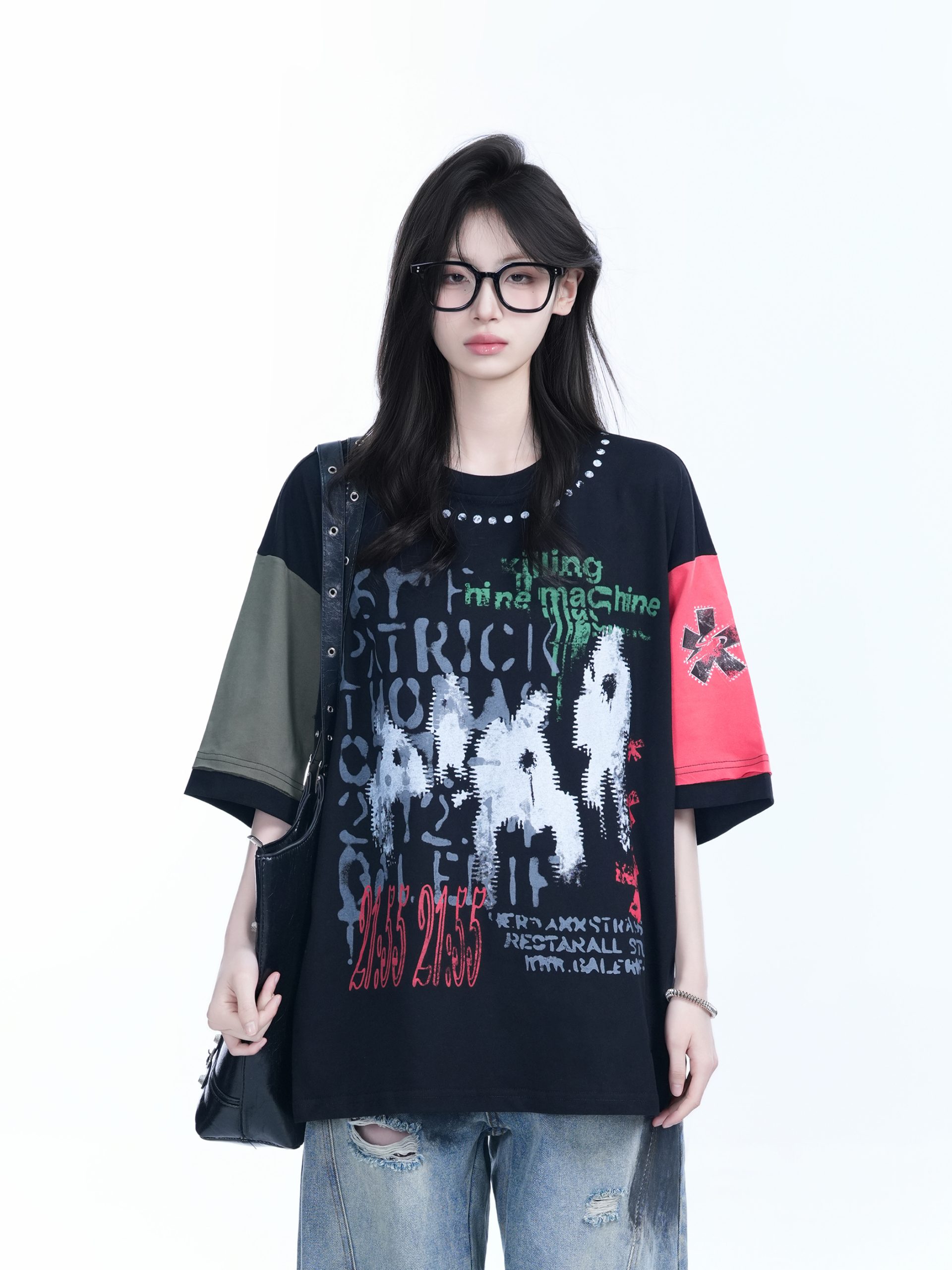 Color-Block Graffiti T-Shirt for Women - American Industrial Style, Loose Fit Short Sleeve, Trendy Streetwear Design Color-Block Graffiti T-Shirt for Women - American Industrial Style, Loose Fit Short Sleeve, Trendy Streetwear Design