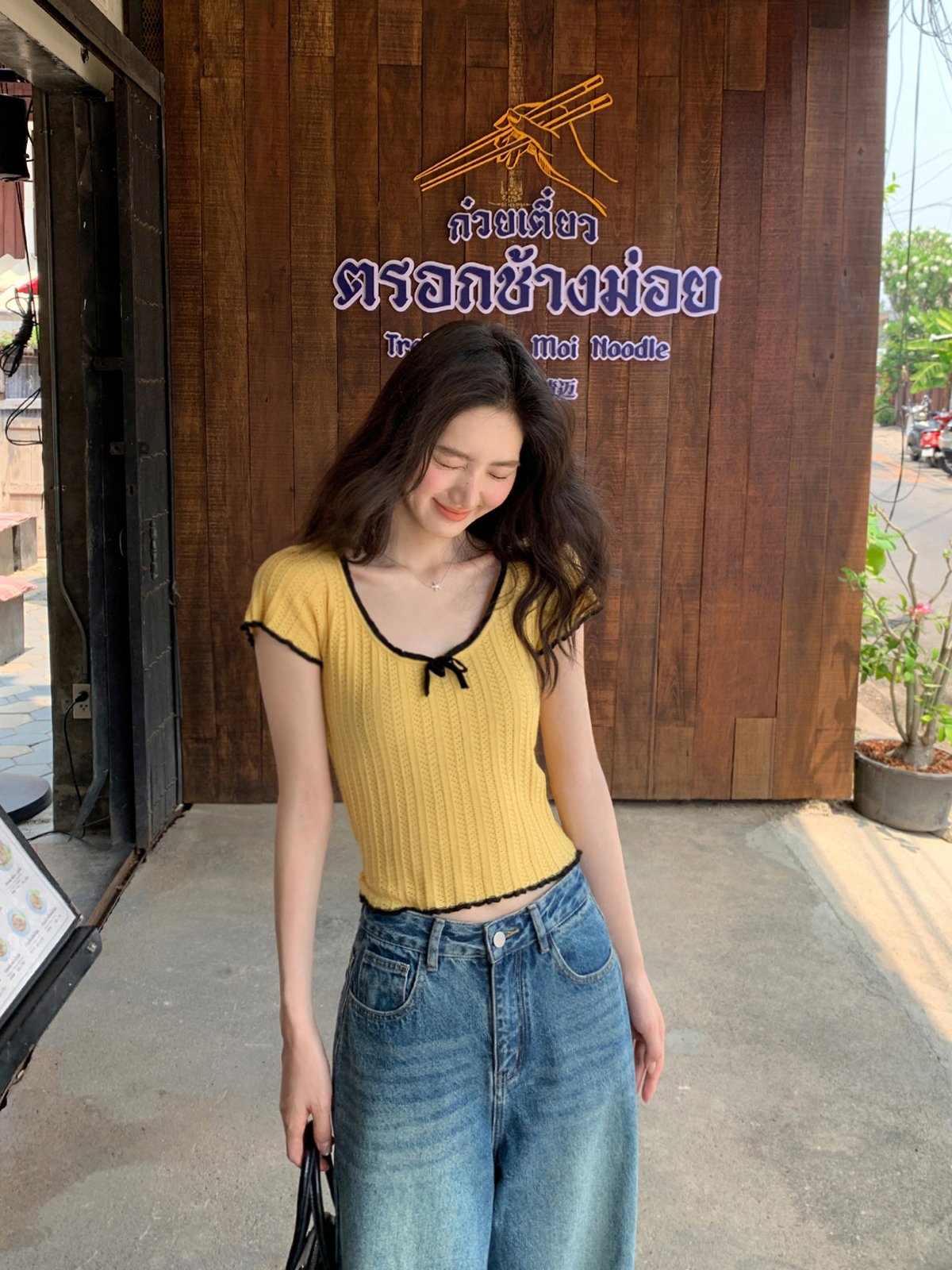 Color-Block Knitted Short-Sleeve T-Shirt for Women - Slim Fit Cropped Top, American Style Summer 2025 Fashion Color-Block Knitted Short-Sleeve T-Shirt for Women - Slim Fit Cropped Top, American Style Summer 2025 Fashion