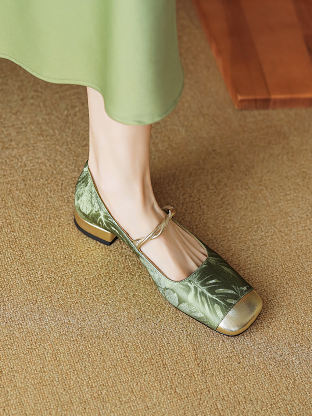 Color-Block Low-Heel Mary Jane Shoes for Women, Spring/Summer 2025 Square-Toe Chunky Heel in Large Sizes, Trendy Fashion Footwear Color-Block Low-Heel Mary Jane Shoes for Women, Spring/Summer 2025 Square-Toe Chunky Heel in Large Sizes, Trendy Fashion Footwear