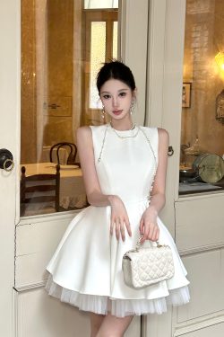 Color-Block Mesh Sleeveless French Hepburn-Style Puff Skirt Ballet Dress for Noble Ladies - Elegant Waist-Cinching Design