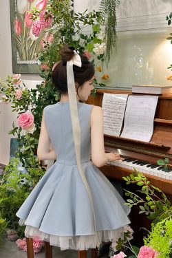 Color-Block Mesh Sleeveless French Hepburn-Style Puff Skirt Ballet Dress for Noble Ladies - Elegant Waist-Cinching Design