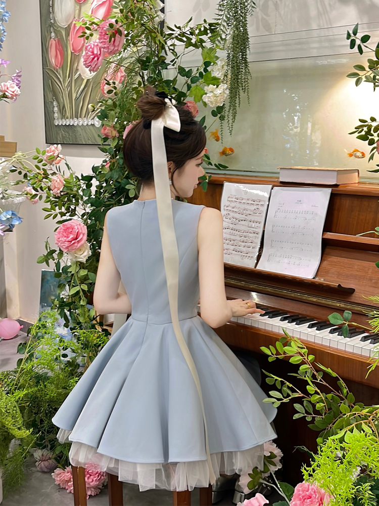 Color-Block Mesh Sleeveless French Hepburn-Style Puff Skirt Ballet Dress for Noble Ladies - Elegant Waist-Cinching Design Color-Block Mesh Sleeveless French Hepburn-Style Puff Skirt Ballet Dress for Noble Ladies - Elegant Waist-Cinching Design