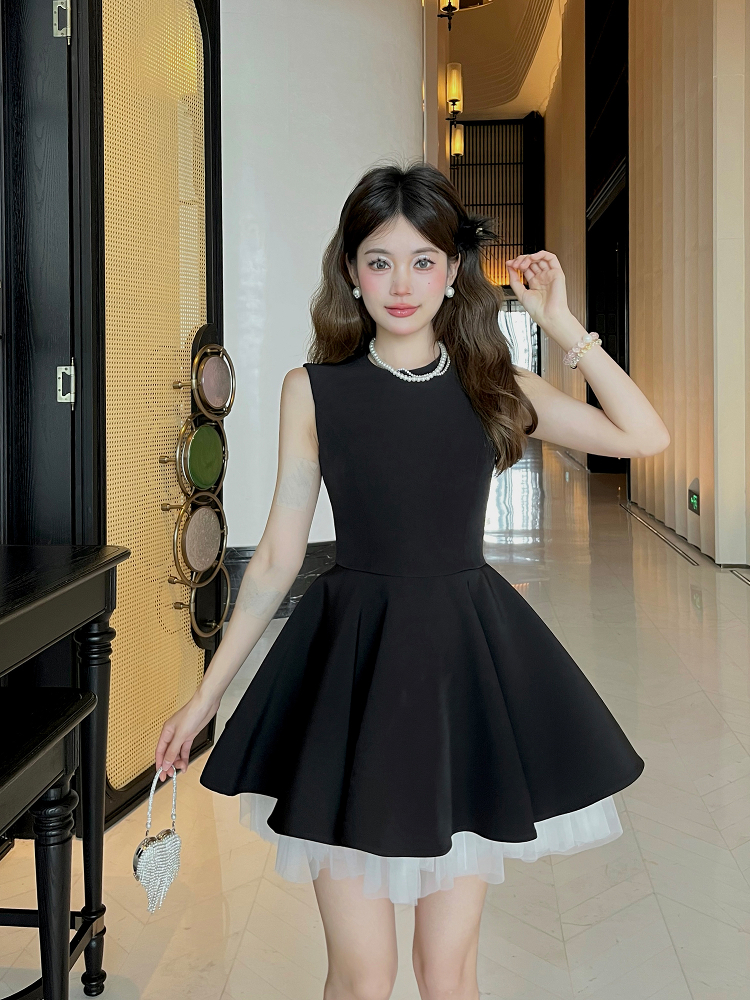 Color-Block Mesh Sleeveless French Hepburn-Style Puff Skirt Ballet Dress for Noble Ladies - Elegant Waist-Cinching Design Color-Block Mesh Sleeveless French Hepburn-Style Puff Skirt Ballet Dress for Noble Ladies - Elegant Waist-Cinching Design