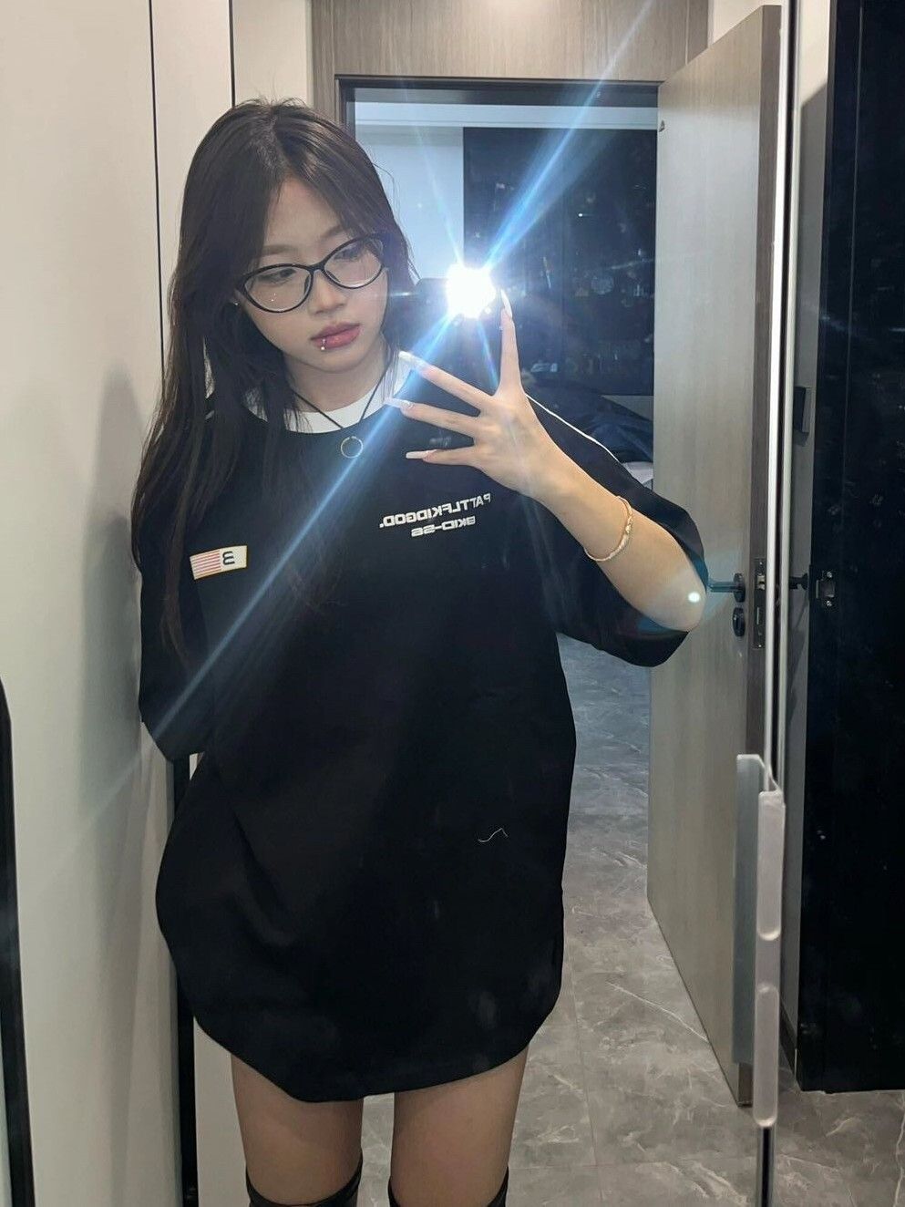 Color-Block Striped Heavy Shoulder Short Sleeve T-Shirt for Girls - American High Street Style, Trendy 2025 Fashion for Teens Color-Block Striped Heavy Shoulder Short Sleeve T-Shirt for Girls - American High Street Style, Trendy 2025 Fashion for Teens