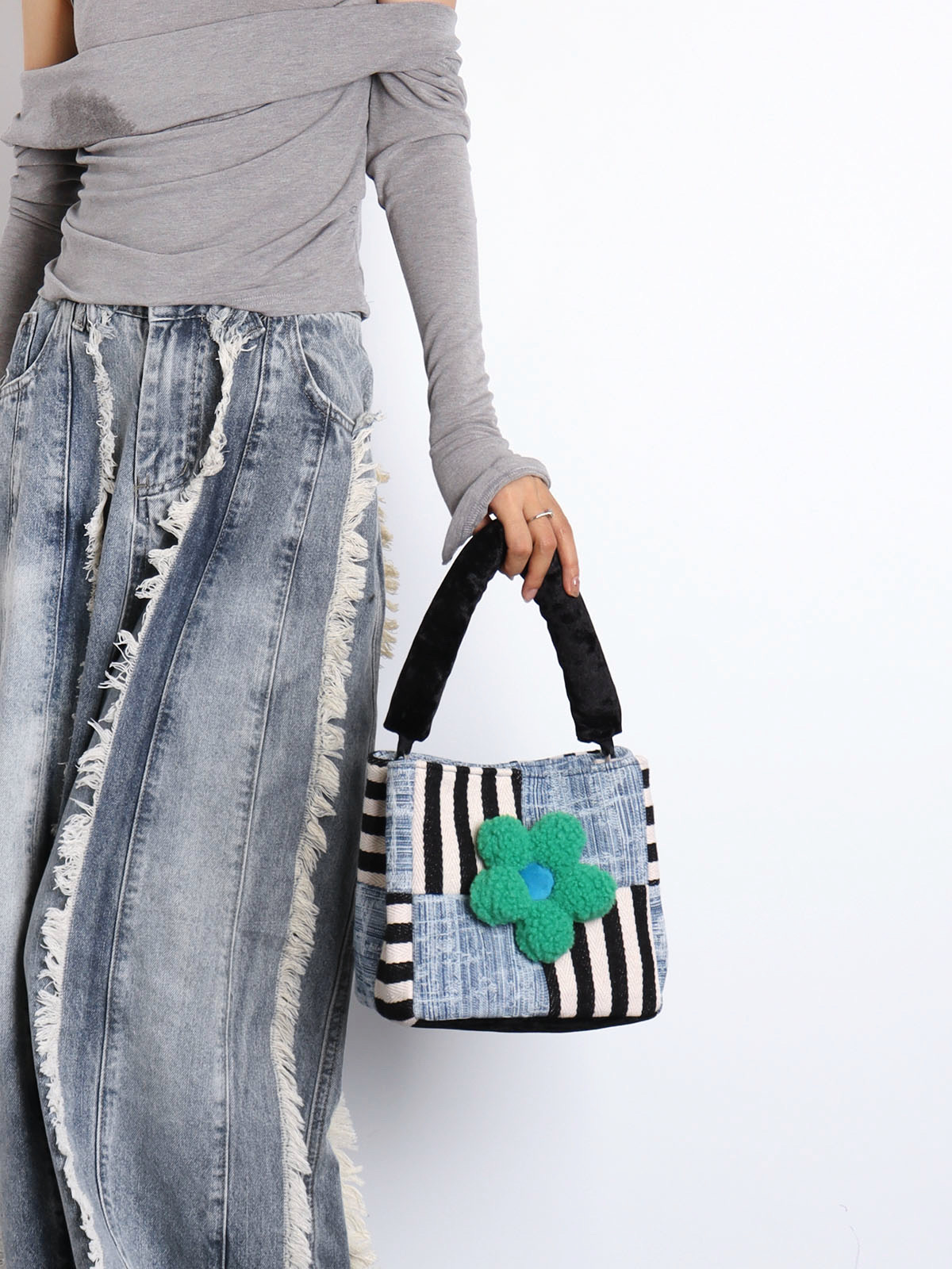 Color-Blocked Floral Handbag - Patchwork Denim Tote Bag, Large Capacity Crossbody Bucket Bag for Autumn/Winter Fashion Color-Blocked Floral Handbag - Patchwork Denim Tote Bag, Large Capacity Crossbody Bucket Bag for Autumn/Winter Fashion