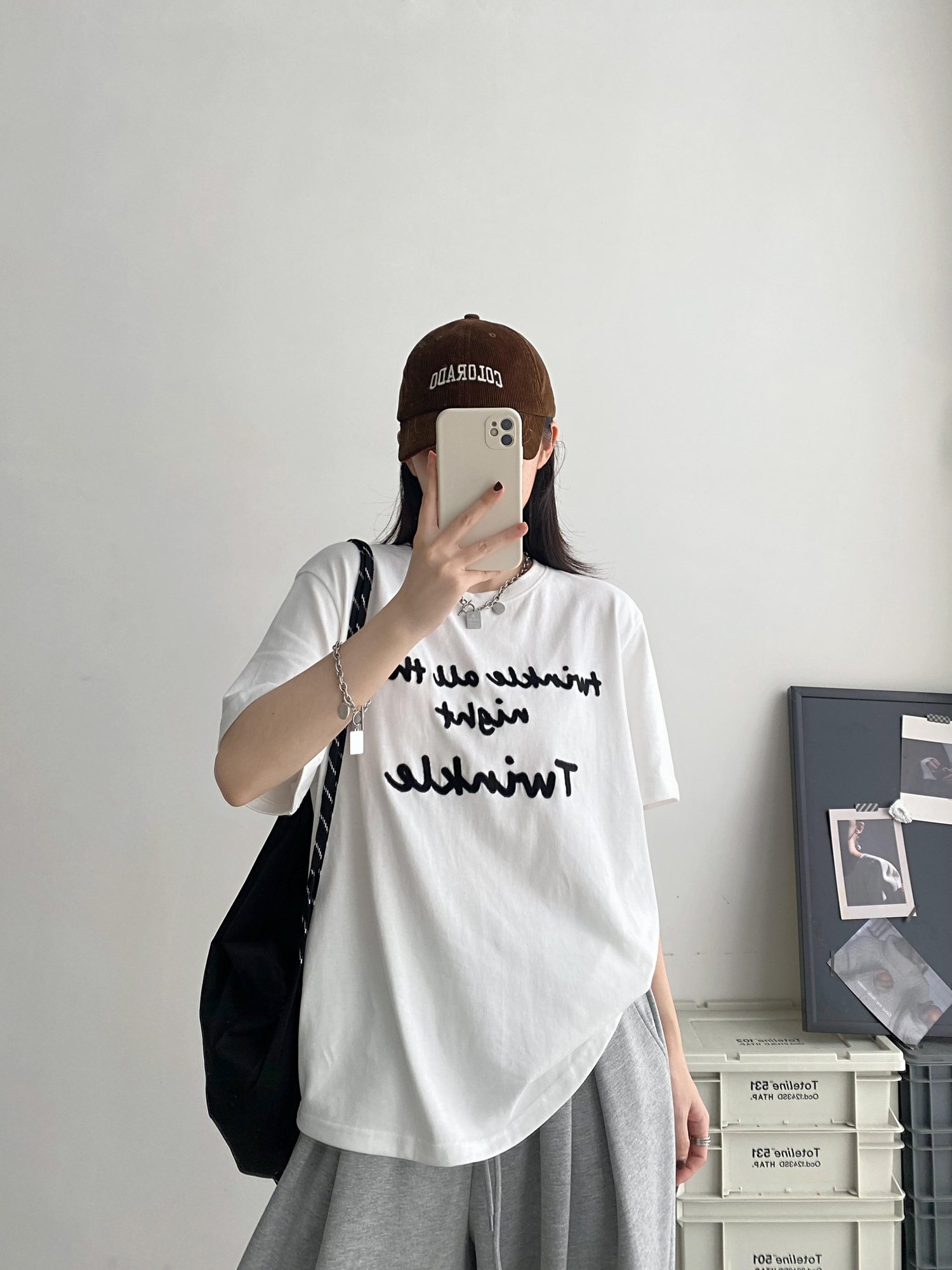 Color-Blocked Letter Embroidery Round Neck Short Sleeve T-Shirt for Women - Summer Loose Fit Slimming Korean Style Top Color-Blocked Letter Embroidery Round Neck Short Sleeve T-Shirt for Women - Summer Loose Fit Slimming Korean Style Top