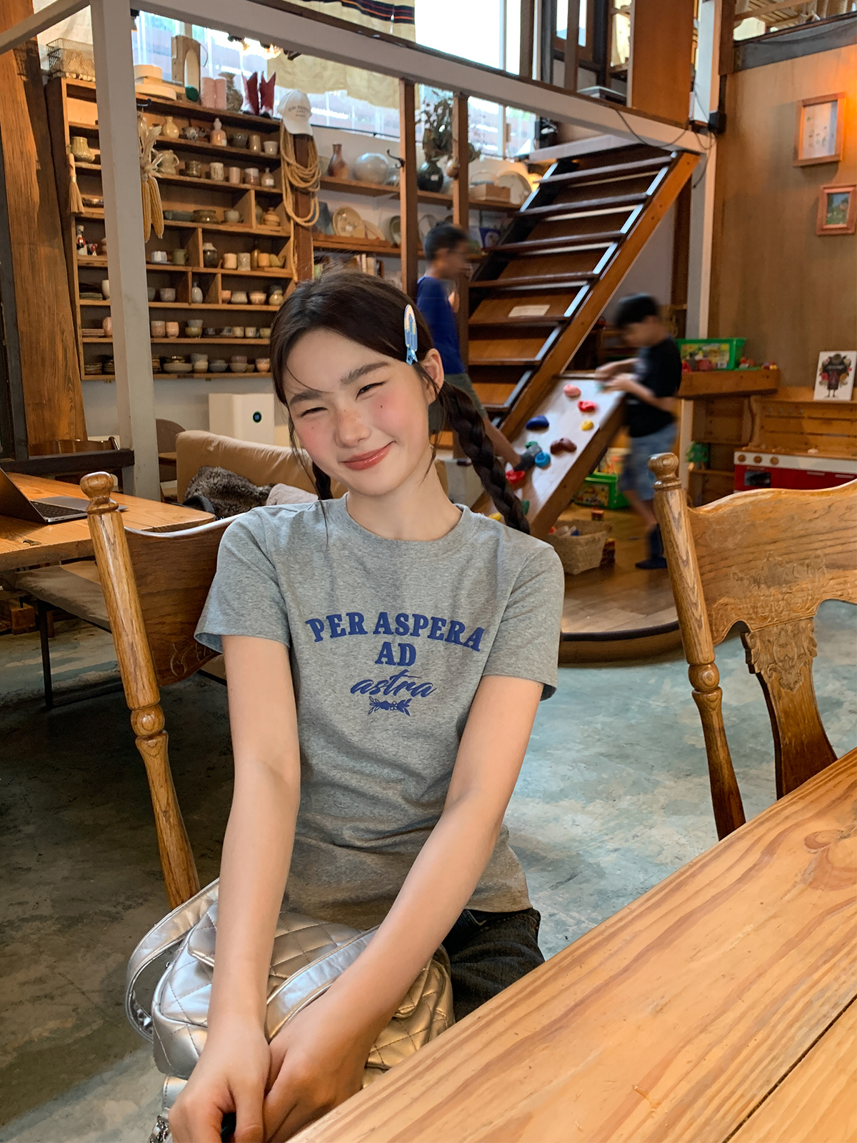 Color-Blocked Letter Printed Slim Fit Short Sleeve T-Shirt for Women - Casual Summer 2025 Round Neck Top, Trendy Everyday Wear Color-Blocked Letter Printed Slim Fit Short Sleeve T-Shirt for Women - Casual Summer 2025 Round Neck Top, Trendy Everyday Wear