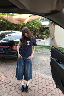 Color-Blocked Letter Printed Slim Fit Short Sleeve T-Shirt for Women - Casual Summer 2025 Round Neck Top, Trendy Everyday Wear