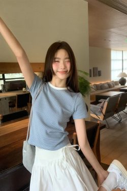 Color-Blocked Round Neck Striped T-Shirt for Women - Summer Casual Short Sleeve Top, Elegant Pure Cotton Blouse, Age-Reducing Style