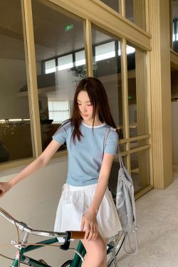 Color-Blocked Round Neck Striped T-Shirt for Women - Summer Casual Short Sleeve Top, Elegant Pure Cotton Blouse, Age-Reducing Style