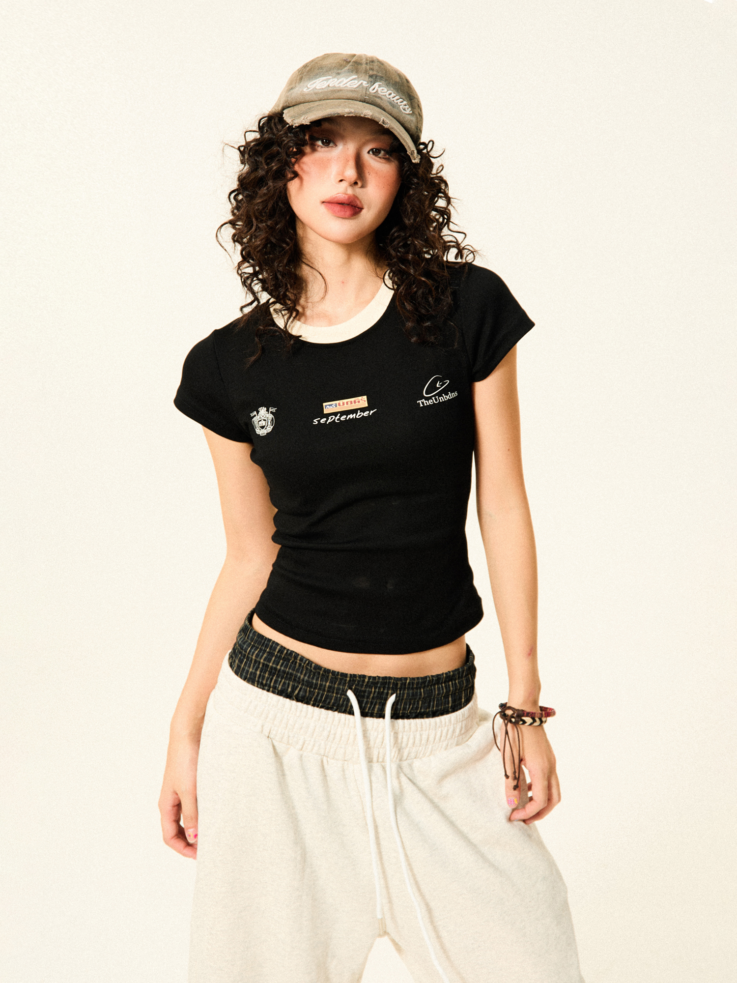 Color-Blocked Short Sleeve T-Shirt for Women - Retro Summer Slim-Fit Cropped Top, Casual 90s Sports Style Color-Blocked Short Sleeve T-Shirt for Women - Retro Summer Slim-Fit Cropped Top, Casual 90s Sports Style