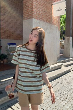 Color-Blocked Striped Short-Sleeve T-Shirt for Women – Loose Slimming Round Neck Top in Petite Sizes, Spring Summer 2025 Fashion