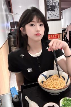 Color-Blocking Black Short Sleeve T-Shirt for Women - Sexy Slim Fit Summer Top in American Style