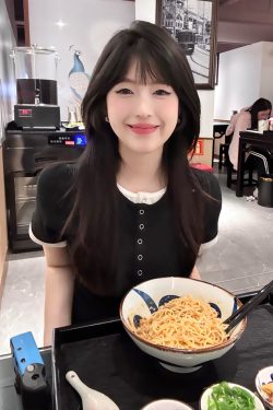 Color-Blocking Black Short Sleeve T-Shirt for Women - Sexy Slim Fit Summer Top in American Style