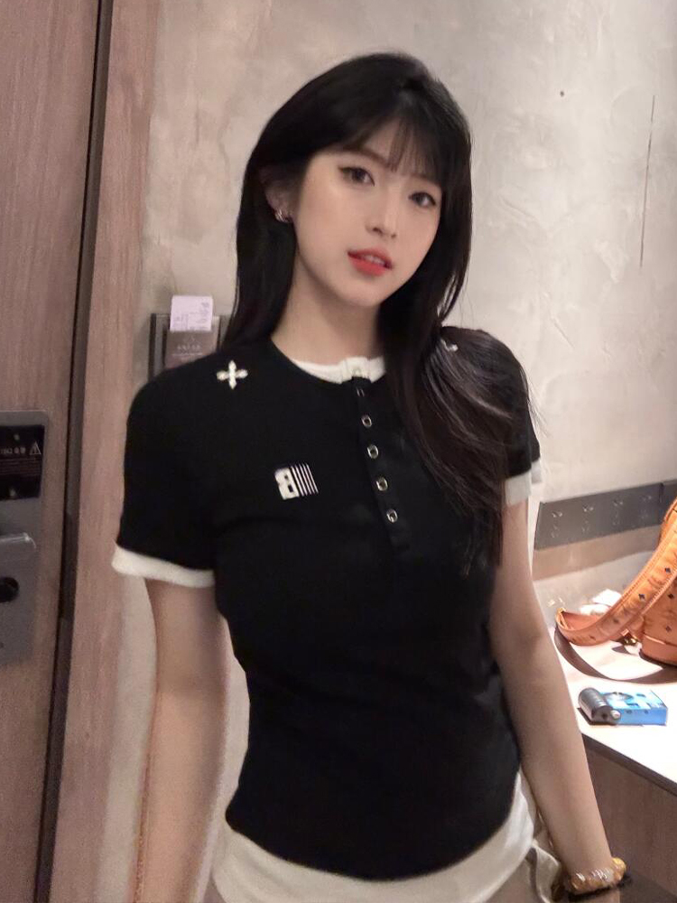 Color-Blocking Black Short Sleeve T-Shirt for Women - Sexy Slim Fit Summer Top in American Style Color-Blocking Black Short Sleeve T-Shirt for Women - Sexy Slim Fit Summer Top in American Style