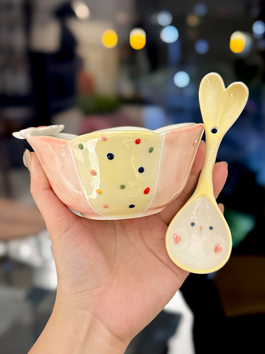 Colorful Ceramic Rice Bowl - High-Temperature Underglaze, Aesthetic Fruit Bowl, Elegant Tableware for Individual Use Colorful Ceramic Rice Bowl - High-Temperature Underglaze, Aesthetic Fruit Bowl, Elegant Tableware for Individual Use