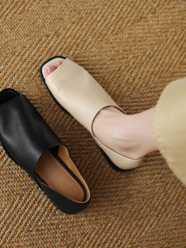 Comfortable Black Peep-Toe Flat Sandals for Women - Soft Sole Casual Summer Shoes 2025, Trendy Sheepskin Design Comfortable Black Peep-Toe Flat Sandals for Women - Soft Sole Casual Summer Shoes 2025, Trendy Sheepskin Design