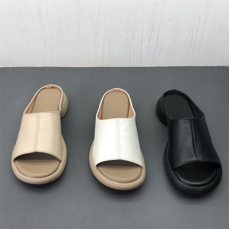 Comfortable Open-Toe Genuine Leather Women's Slippers - Lightweight Non-Slip Summer Shoes in Large Size for Effortless Style Comfortable Open-Toe Genuine Leather Women's Slippers - Lightweight Non-Slip Summer Shoes in Large Size for Effortless Style