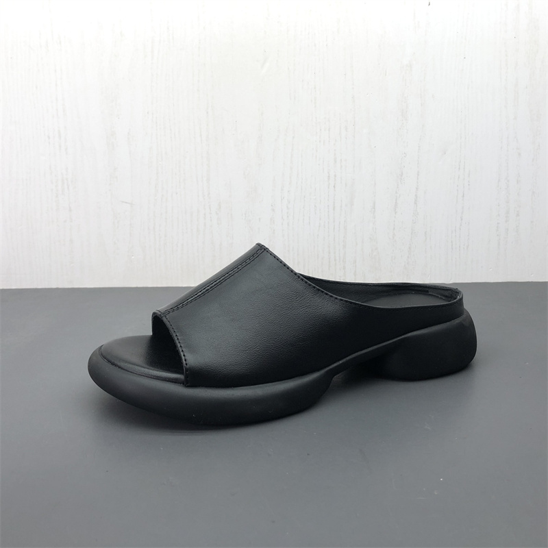 Comfortable Open-Toe Genuine Leather Women's Slippers - Lightweight Non-Slip Summer Shoes in Large Size for Effortless Style Comfortable Open-Toe Genuine Leather Women's Slippers - Lightweight Non-Slip Summer Shoes in Large Size for Effortless Style