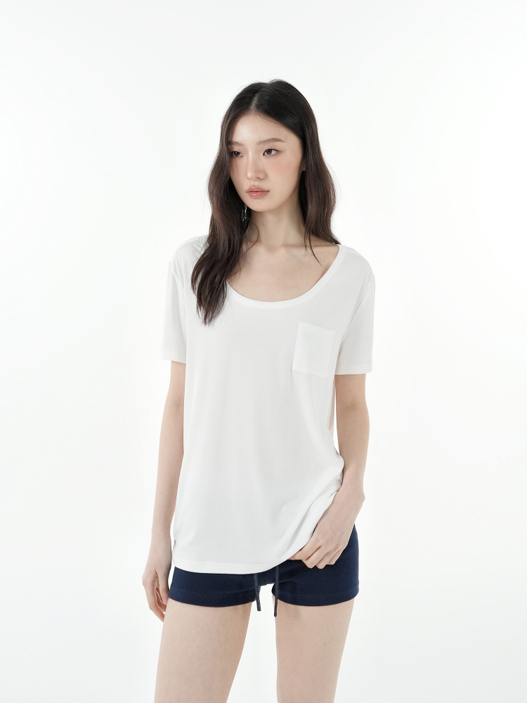 Cool Feel Loose Short Sleeve T-Shirt with Big Round Neck and Low-Cut Design - Perfect for Casual 90s Style Cool Feel Loose Short Sleeve T-Shirt with Big Round Neck and Low-Cut Design - Perfect for Casual 90s Style