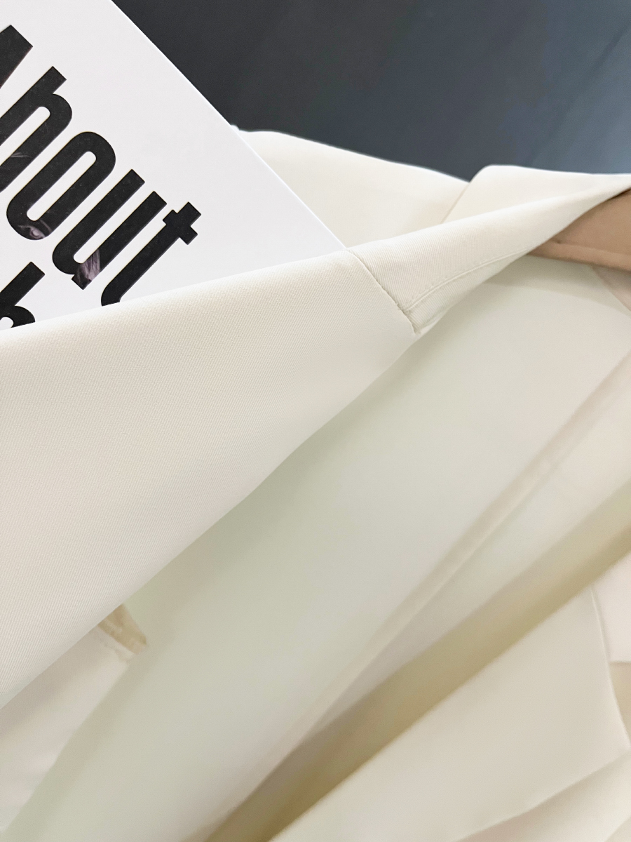 Cream Short Sleeve Blazer with Metal Buttons - British Style Professional Suit for Women - 2025 Summer Fashion Trend Cream Short Sleeve Blazer with Metal Buttons - British Style Professional Suit for Women - 2025 Summer Fashion Trend