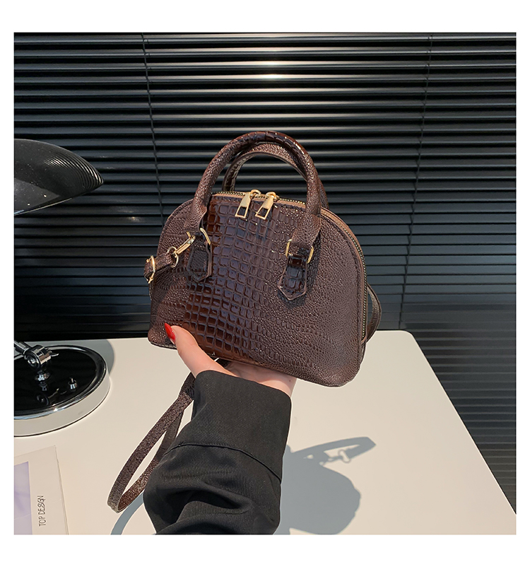 Crocodile Pattern Crossbody Shoulder Bag for Women, Vintage Shell Design, 2025 Summer Fashion Handheld Purse Crocodile Pattern Crossbody Shoulder Bag for Women, Vintage Shell Design, 2025 Summer Fashion Handheld Purse