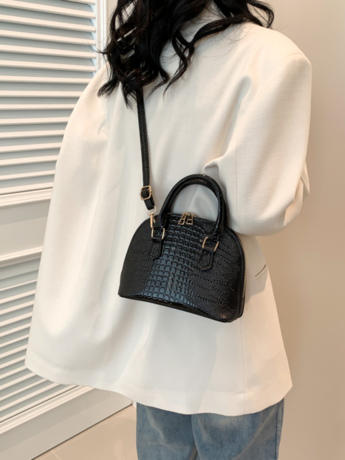 Crocodile Pattern Crossbody Shoulder Bag for Women, Vintage Shell Design, 2025 Summer Fashion Handheld Purse Crocodile Pattern Crossbody Shoulder Bag for Women, Vintage Shell Design, 2025 Summer Fashion Handheld Purse