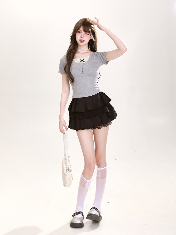 Cropped Summer T-Shirt for Women, Short-Sleeved with Unique Design, Trendy Casual Top for Stylish Girls Cropped Summer T-Shirt for Women, Short-Sleeved with Unique Design, Trendy Casual Top for Stylish Girls