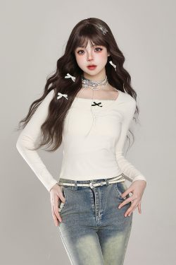 Cropped Summer T-Shirt for Women, Short-Sleeved with Unique Design, Trendy Casual Top for Stylish Girls