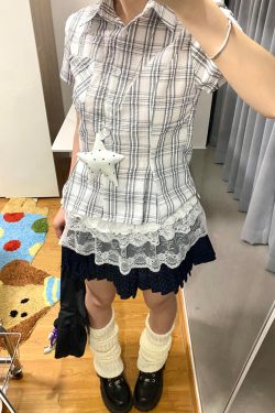 Cropped Vintage Plaid Short-Sleeve Shirt for Women - Slim-Fit Checkered Summer Jacket, College Style Top, Y2K Fashion