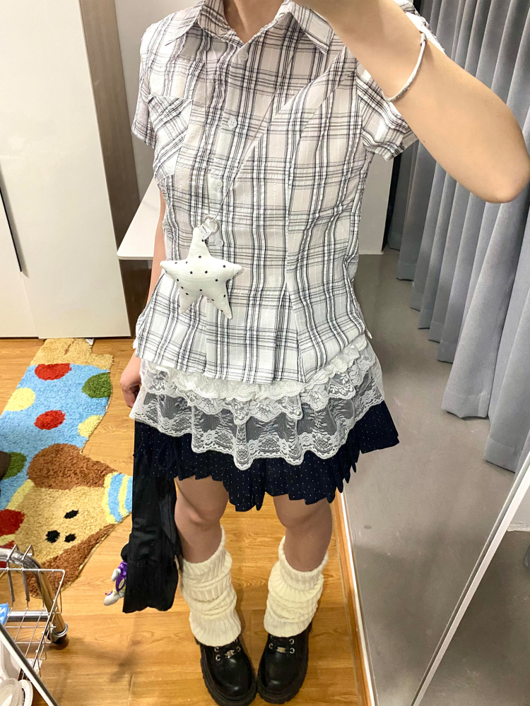 Cropped Vintage Plaid Short-Sleeve Shirt for Women - Slim-Fit Checkered Summer Jacket, College Style Top, Y2K Fashion Cropped Vintage Plaid Short-Sleeve Shirt for Women - Slim-Fit Checkered Summer Jacket, College Style Top, Y2K Fashion