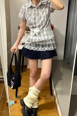 Cropped Vintage Plaid Short-Sleeve Shirt for Women - Slim-Fit Checkered Summer Jacket, College Style Top, Y2K Fashion