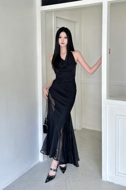 Cross-Back Sleeveless Dress - High-End Seaside Goddess Look for Vacation, Elegant Design with Coastal Vibes