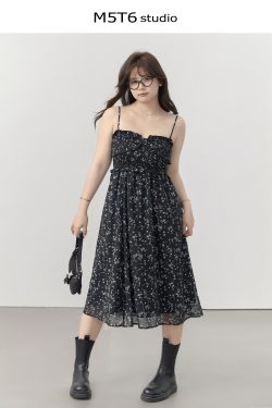 Curvy Floral Long Dress - Sweet Minimalist Design, Versatile & Slimming, Perfect for 90s & Y2K Inspired Styles