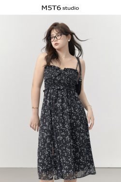 Curvy Floral Long Dress - Sweet Minimalist Design, Versatile & Slimming, Perfect for 90s & Y2K Inspired Styles