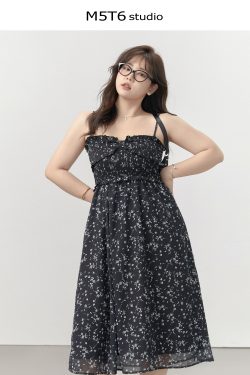 Curvy Floral Long Dress - Sweet Minimalist Design, Versatile & Slimming, Perfect for 90s & Y2K Inspired Styles