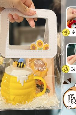 Cute Bee Ceramic Mug with Lid and Spoon - Perfect Breakfast Mug for Girls, Best Friend Birthday Gift, Water and Coffee Cup