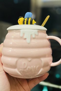 Cute Bee Ceramic Mug with Lid and Spoon - Perfect Breakfast Mug for Girls, Best Friend Birthday Gift, Water and Coffee Cup