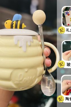 Cute Bee Ceramic Mug with Lid and Spoon - Perfect Breakfast Mug for Girls, Best Friend Birthday Gift, Water and Coffee Cup